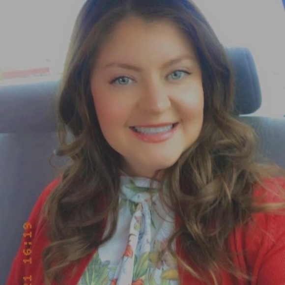 Meet your Posher, Holly - Picture 1 of 1